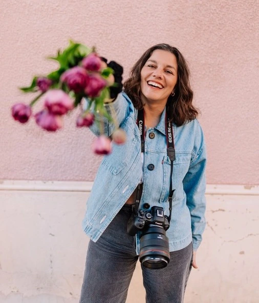 Portrait de Noémie Herbert, photographe professionnelle à Lyon.